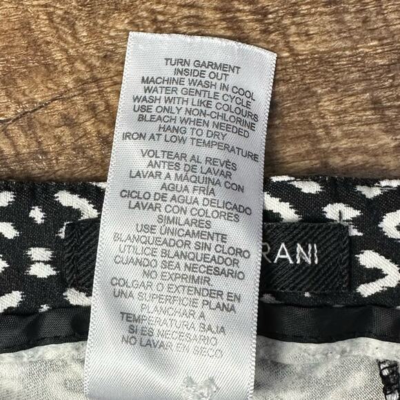 Mario Serrani Comfort Stretch Shorts Tummy Control Black White Print Size 16 - Picture 5 of 7